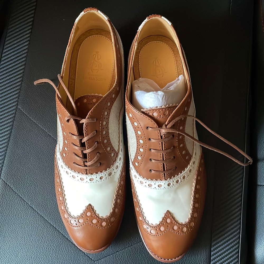Office of Angela Scott. Womens Sz 10 oxfords. New without box!
